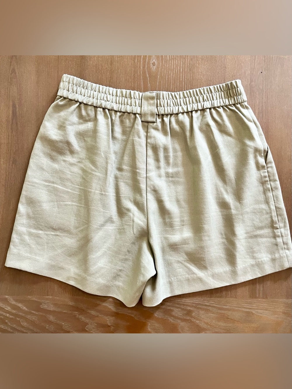 NWT Becool Light Sage Green Pleated Shorts - Women’s Size Large - Picture 3 of 8